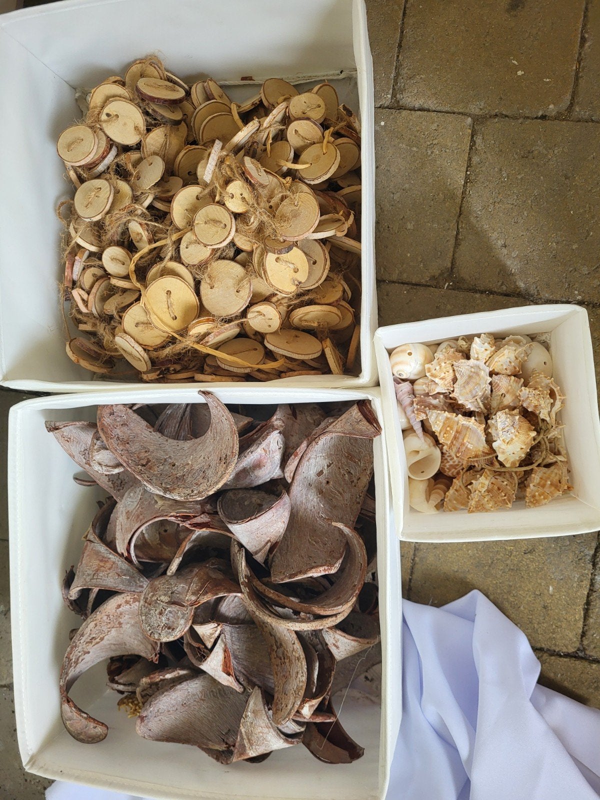 3 dozen met knutsel materiaal.10 euro, Hobby en Vrije tijd, Knutselen, Ophalen