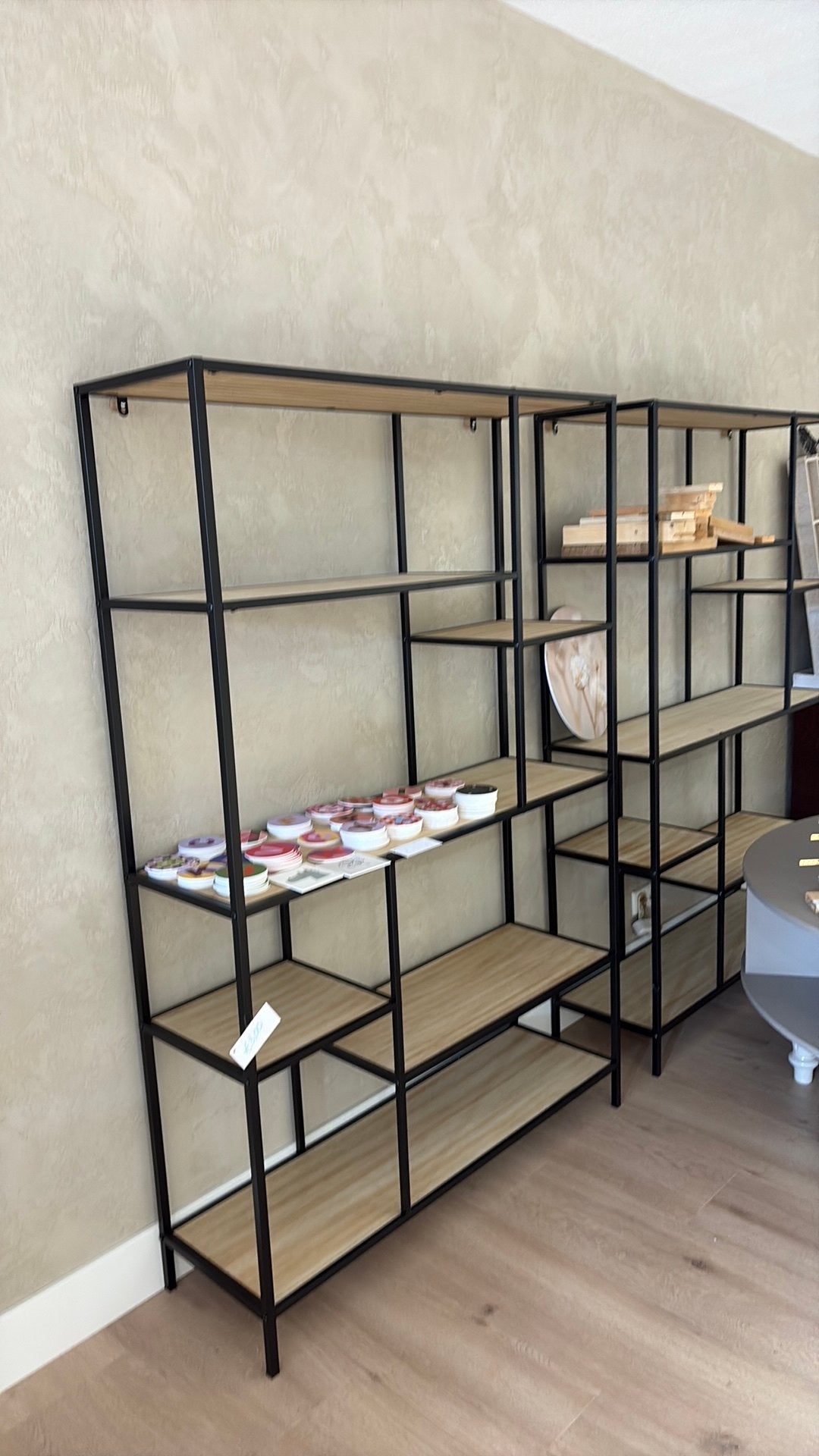 Twee vitrine/ presentatie/ decoratie kasten, Ophalen, Zo goed als nieuw