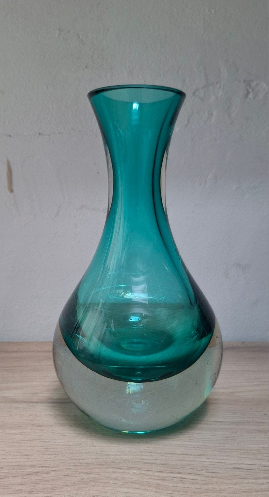 Gesigneerde Riihimäen Lasi turquoise vaas. Finland., Ophalen of Verzenden