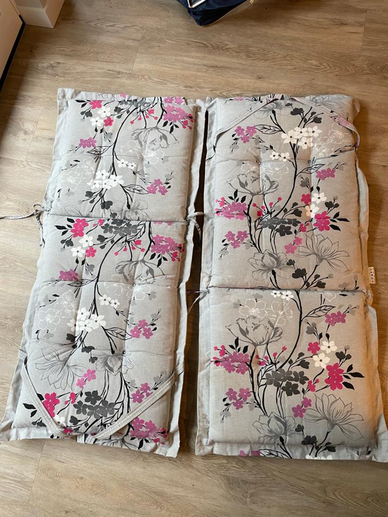 Set van 2 tuinkussens hoge rug met bloemenprint, Tuin en Terras, Ophalen of Verzenden, Gebruikt