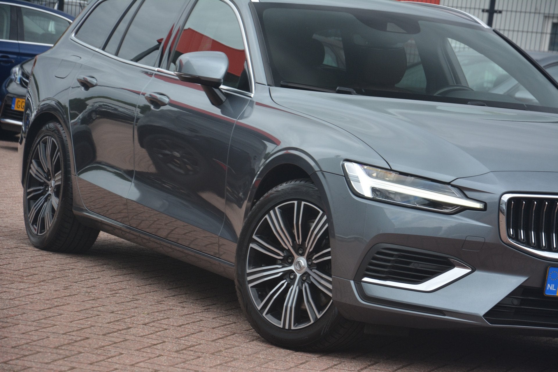 Volvo V60 2.0 T6 Recharge AWD Business Pro | Navigatie | Spo, Automaat, Gebruikt, Euro 6, Hybride Elektrisch/Benzine