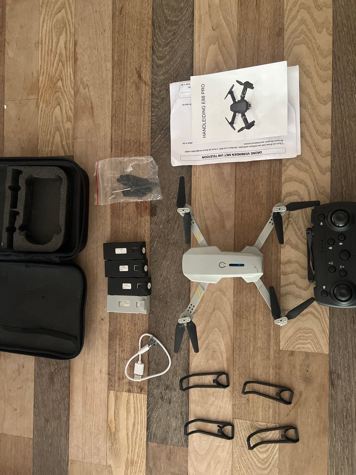 E88 Pro Drone met Camera en Extra Accu's, Cameradrone, 100 tot 1000 meter, Overige merken, Zo goed als nieuw