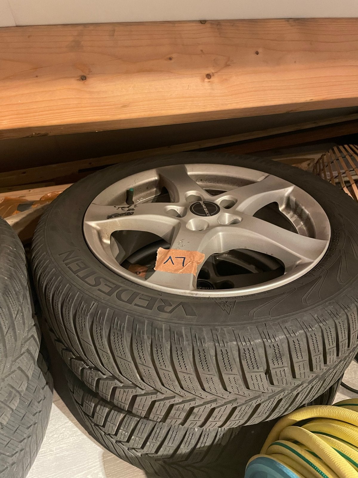 Vredestein winterbanden met Borbet velgen 205/60R16, Auto diversen, Ophalen, Gebruikt
