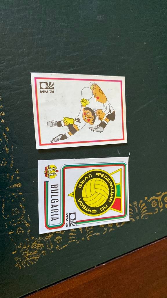 2 x panini wk 74, Verzamelen, Sportartikelen en Voetbal, Ophalen of Verzenden, Zo goed als nieuw, Buitenlandse clubs, Poster, Plaatje of Sticker