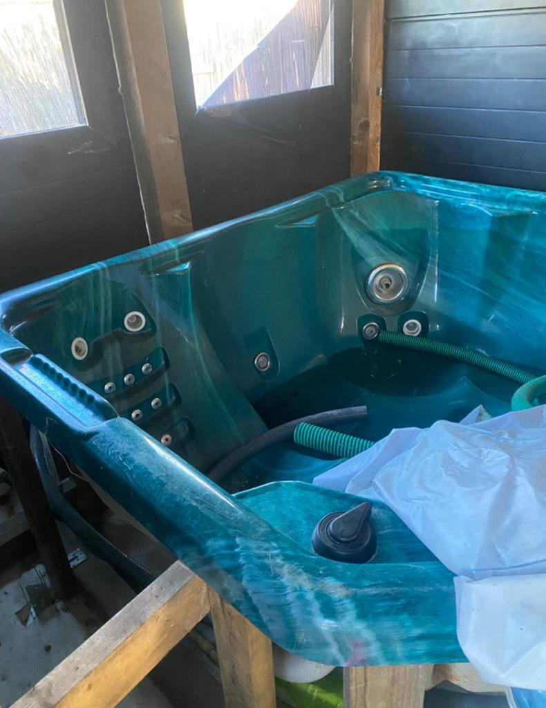 Jacuzzi met spa onderdelen., Ophalen, Zo goed als nieuw