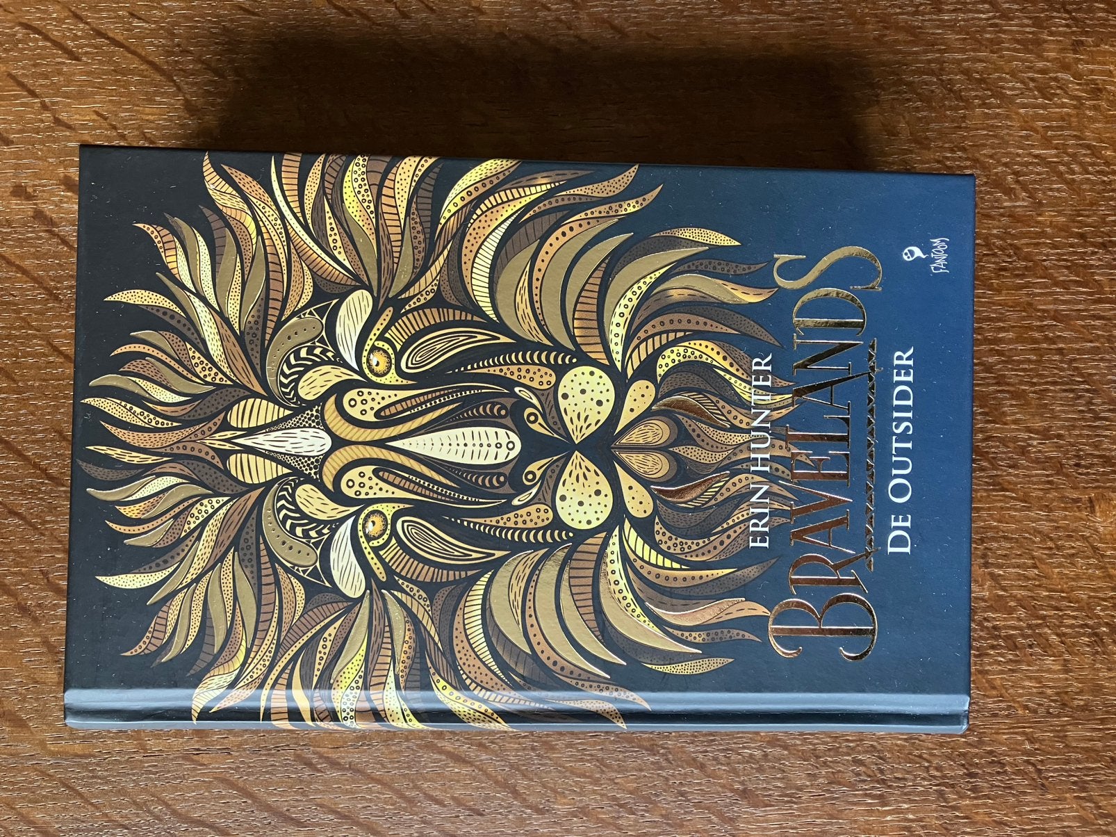 Erin Hunter Bravelands the Outsider, Ophalen of Verzenden, Zo goed als nieuw