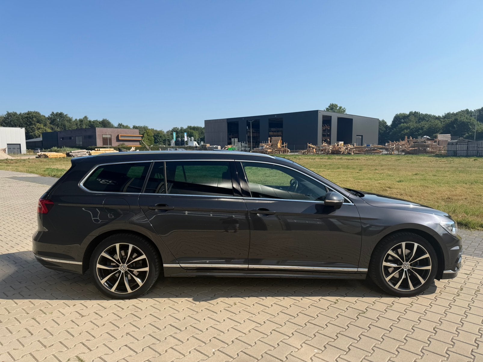 Volkswagen Passat 1.5 TSI 150pk ACT 7-DSG 2x R-LINE, Auto's, 1498 cc, 4 cilinders, 1600 kg, 149 pk