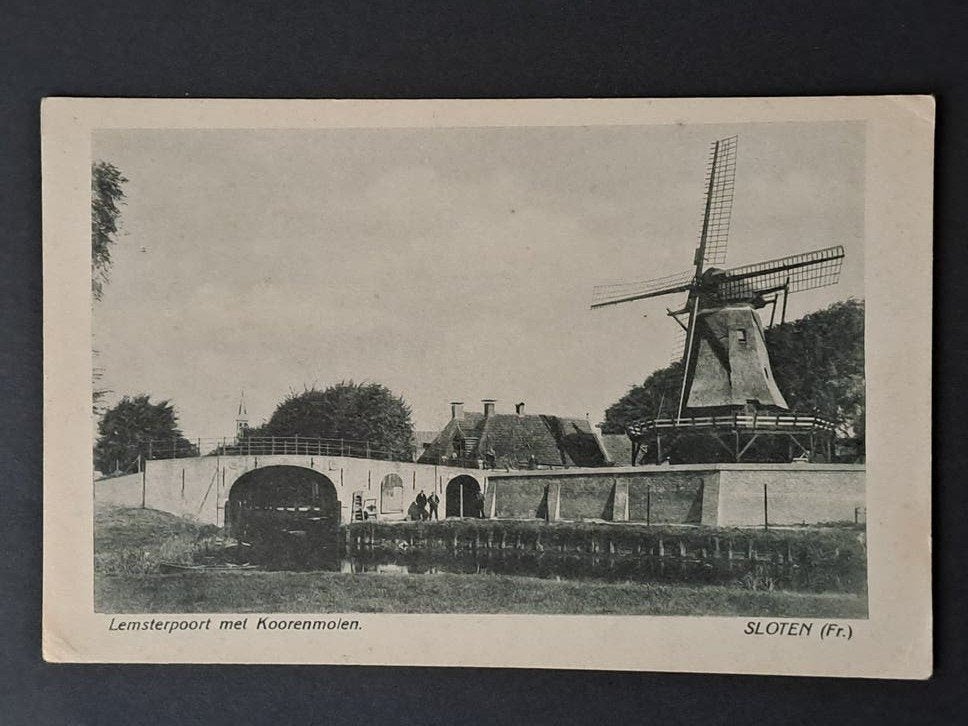 Sloten Friesland Lemsterpoort met Koorenmolen 1932, Verzenden, 1920 tot 1940, Gelopen, Friesland