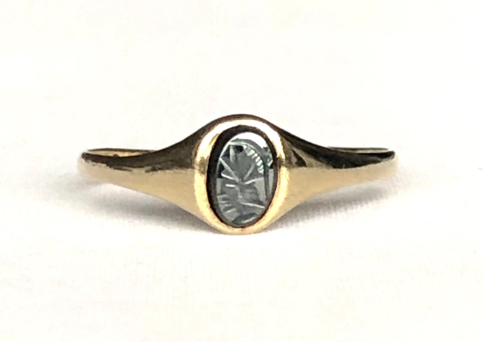 Vintage 9k gouden ring hematiet intaglio maat 17 1/4, Zwart, Ophalen of Verzenden, Zo goed als nieuw, 17 tot 18