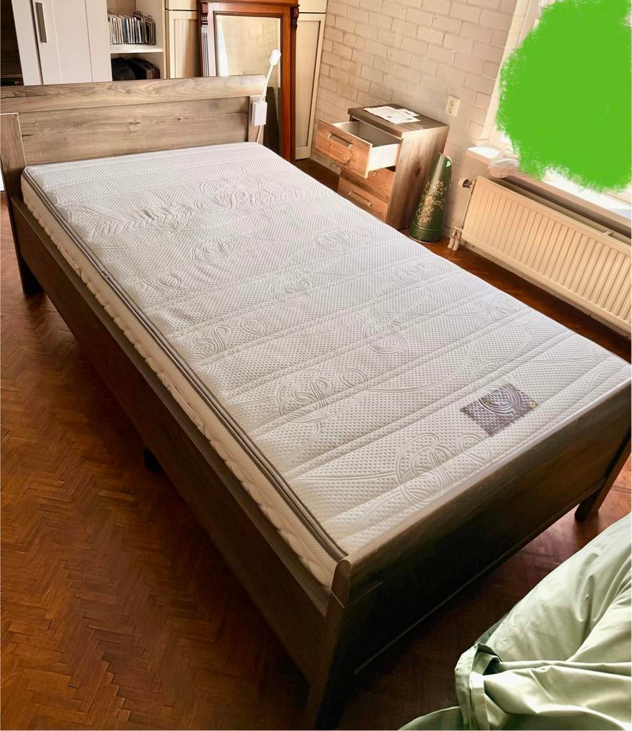 BeterBed 120cm elektrisch verstelbaar (+matras en nachtkast), Ophalen, Verstelbaar, Bruin, Zo goed als nieuw