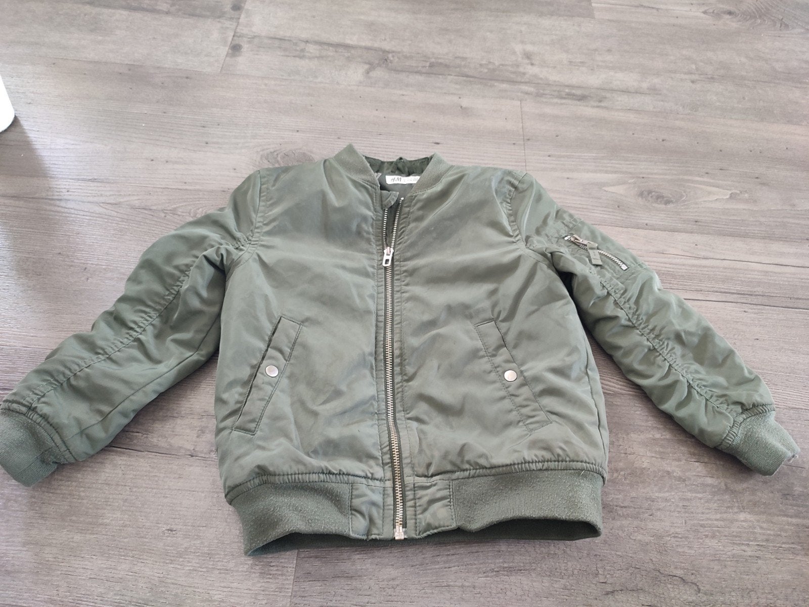 Groene jack maat 110-116 legergroen h&m, Kinderen en Baby's, Kinderkleding | Maat 104, Ophalen of Verzenden, Jas