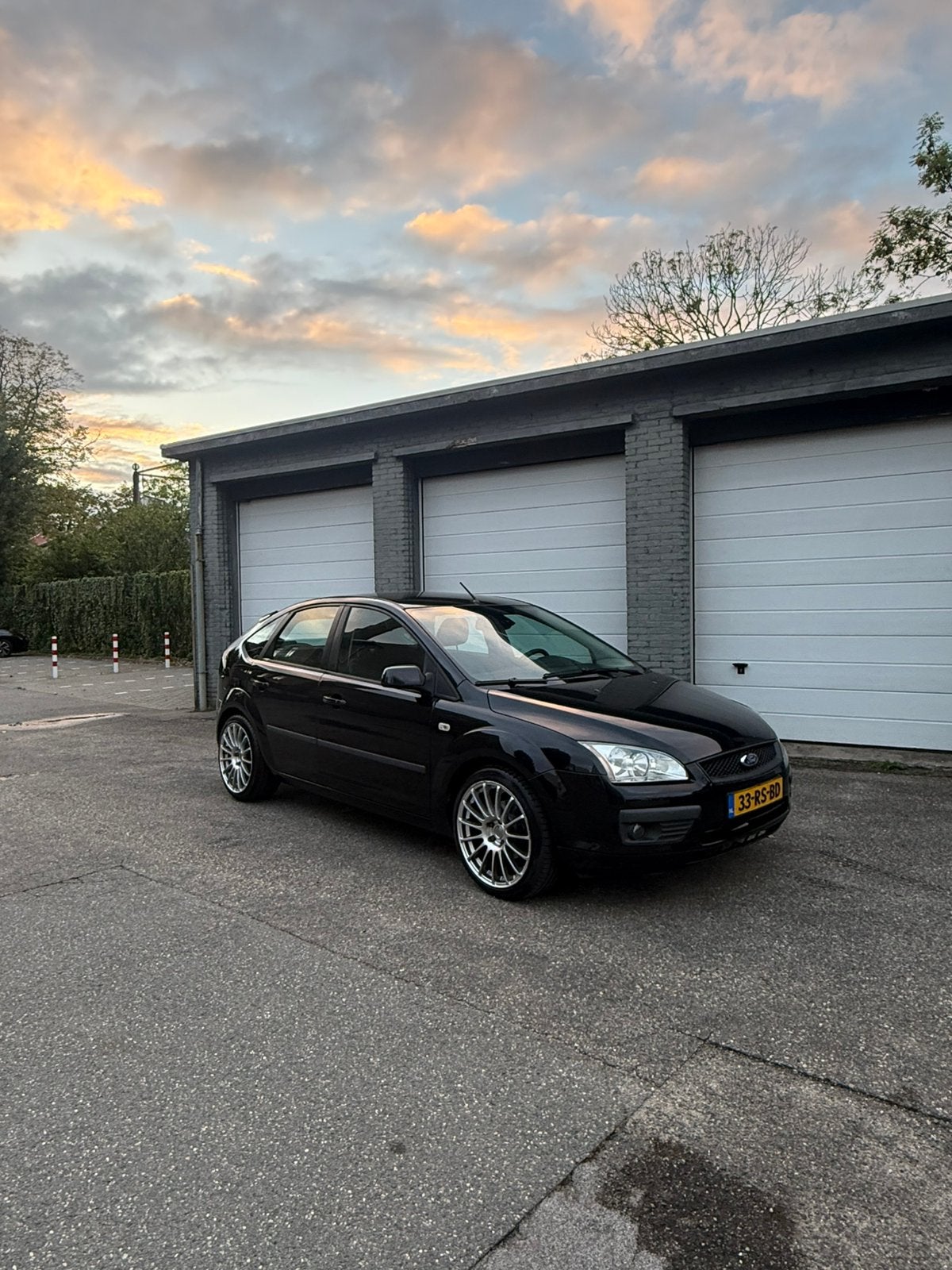 Ford Focus 1.6 74KW 5D 2005 Zwart, 1596 cc, 15 km/l, Zwart, 4 cilinders