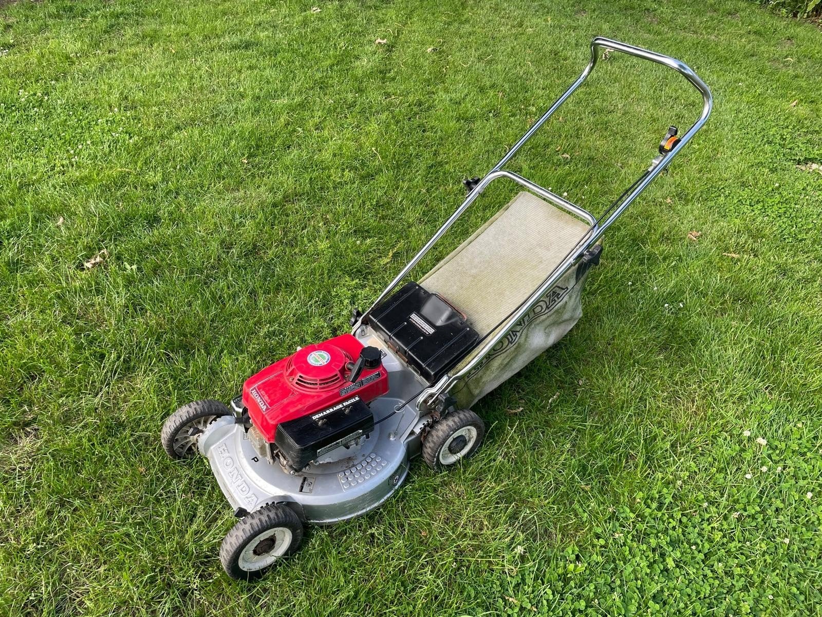 Mooie en degelijke Honda grasmaaier met opvangbak, Cirkelmaaier, Honda, Gebruikt, Opvangbak