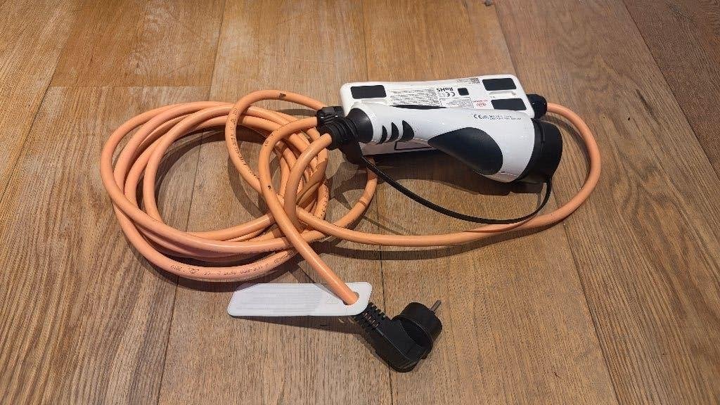 EV thuislader 1 fase, type 5 meter (16A), Ophalen of Verzenden, Zo goed als nieuw