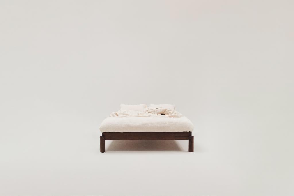 Massief houten design bed, Bruin, Ophalen of Verzenden, Hout, Nieuw