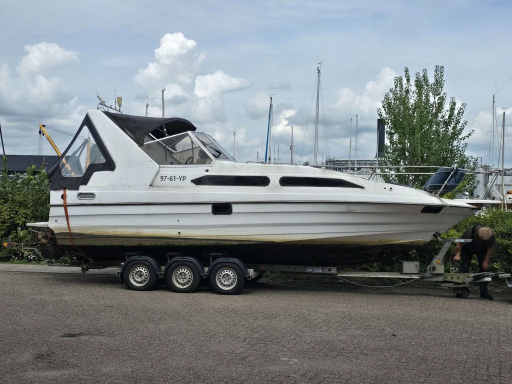 BAYLINER 9M - 5.7 MERCRUISER - BRAVO 3 - SLECHTS 4.250EURO!, 9 m, Gebruikt, 230 pk, Niet ingevuld