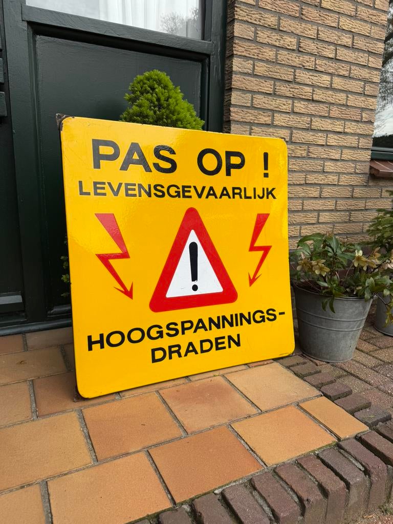 Oud emaille bord hoogspanning levensgevaarlijk 75 x 75 cm, Verzamelen, Ophalen, Zo goed als nieuw, Reclamebord