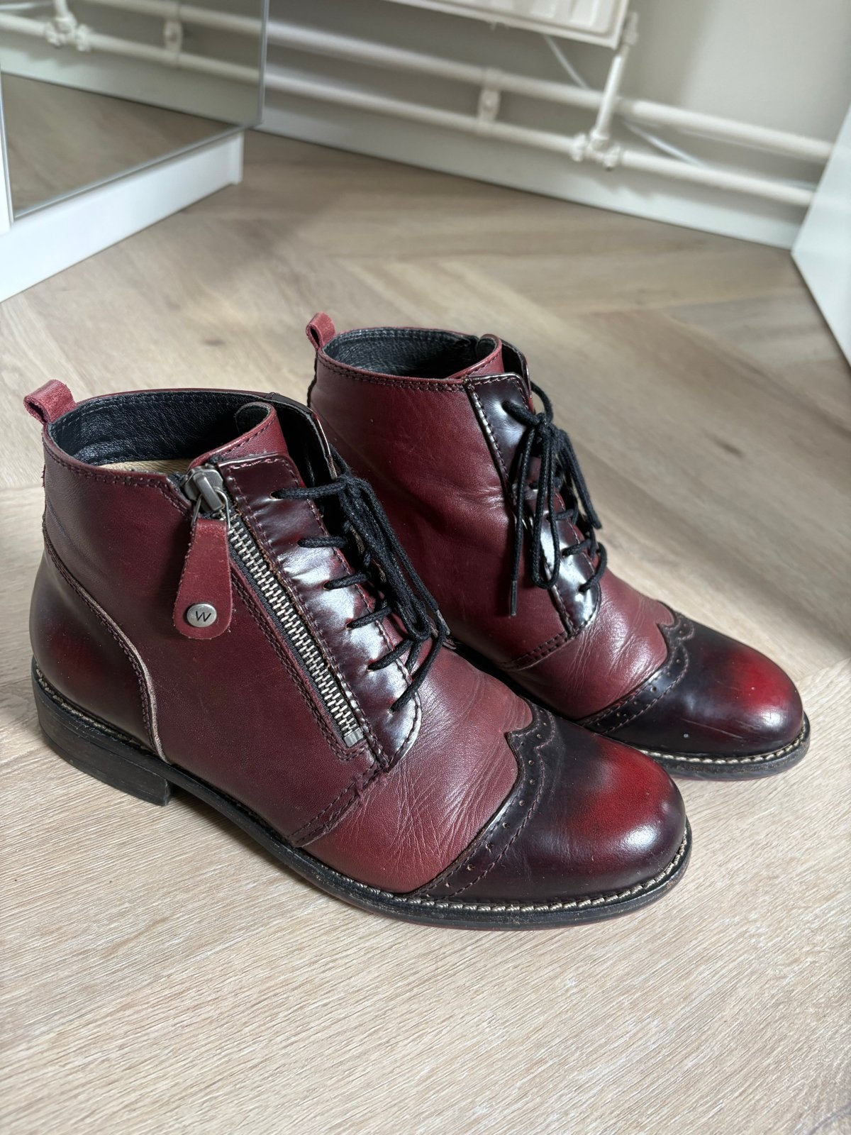 Wolky Bordeaux Leren Enkellaarzen Maat 39, Kleding | Dames, Schoenen, Ophalen of Verzenden, Zo goed als nieuw, Rood, Lage of Enkellaarzen