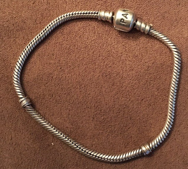 Pandora armband 19 cm. Diverse bedels. Origineel Pandora., Ophalen of Verzenden, Zo goed als nieuw, Met edelsteen, Zilver