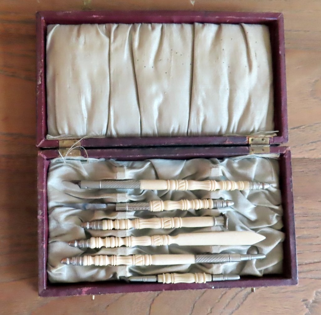 Koopje! 6 delige antieke schrijfset met been in doos, incl v, Verzenden
