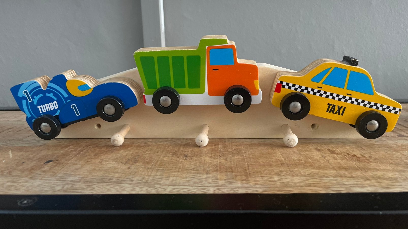 Leuke Houten Kinderkapstok – Auto, Vrachtwagen &, Ophalen of Verzenden