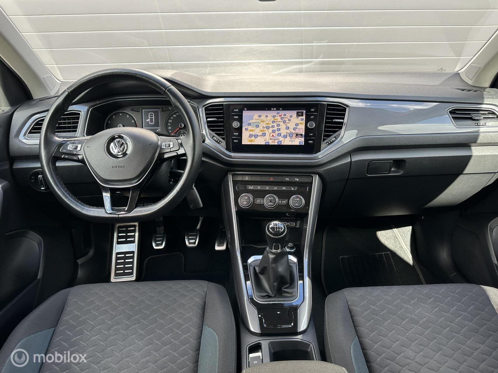Volkswagen T-Roc 1.0 TSI IQ Drive CARPLAY*CLIMA*ACC*PDC*HAAK, Voorwielaandrijving, Gebruikt, Huisgarantie, Met garantie (alle)