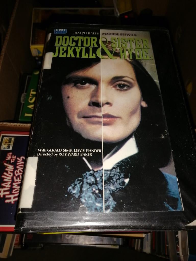 VHS ex-rental - Dr Jekyll And Sister Hyde, Vanaf 16 jaar, Ophalen of Verzenden, Gebruikt, Horror
