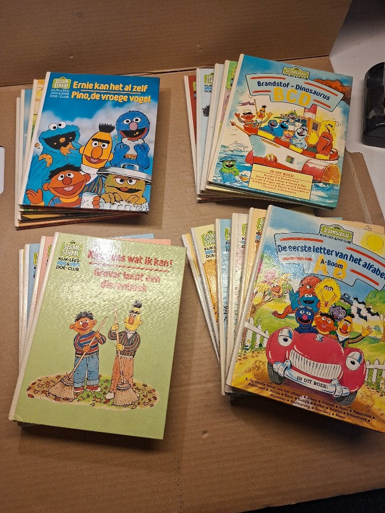 Sesam straat boeken: Bert en Ernie en vrienden, Ophalen of Verzenden, Gelezen, Fictie algemeen