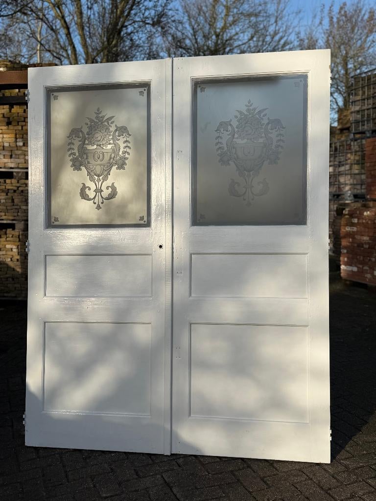 Set antieke openslaande deuren met geëtst glas 209x162cm.