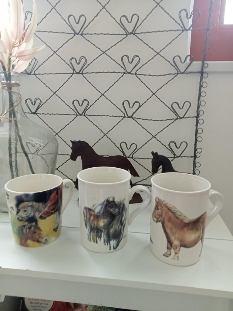 Mokken en paarden beeldjes, Overige typen, Nieuw, Ophalen of Verzenden, Overige stijlen