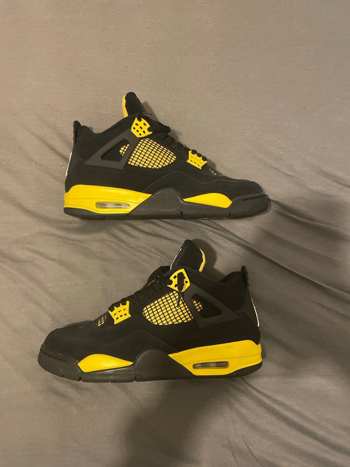 Nike Air Jordan 4 Retro 'Thunder' Maat 43, Ophalen of Verzenden, Zo goed als nieuw, Zwart, Sneakers of Gympen
