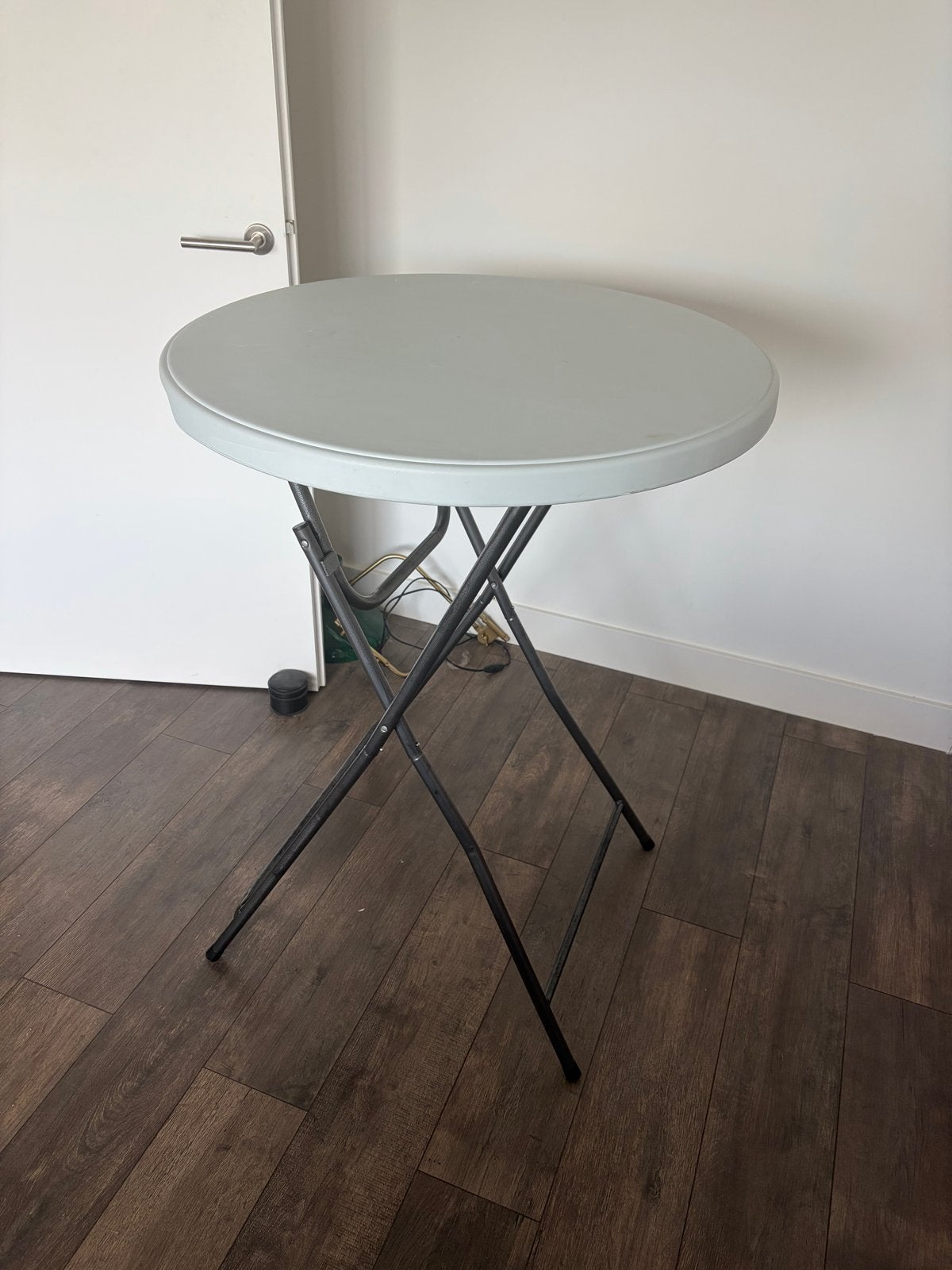 2 Stuks Statafels met Zwarte Hoezen, Ophalen, Gebruikt