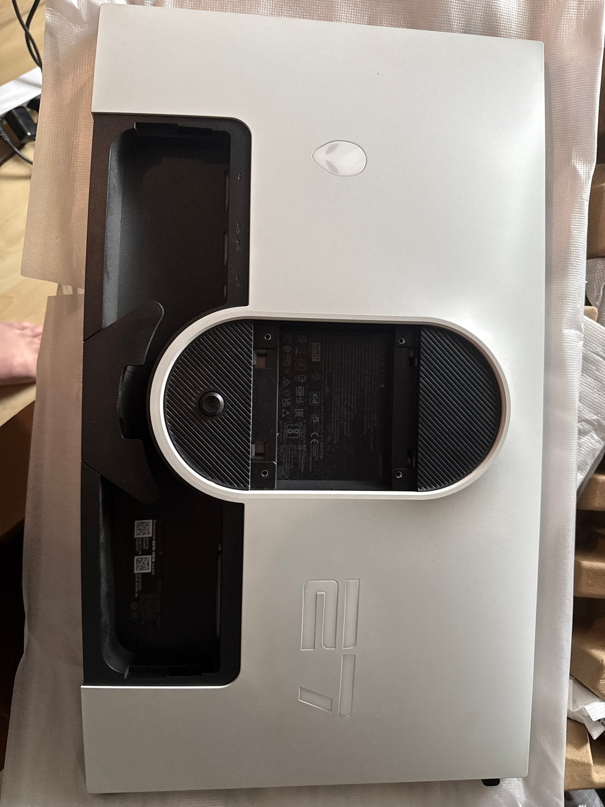 Alienware AW2723DF Gaming Monitor, Gebruikt, IPS, In hoogte verstelbaar, 1 tot 2 ms