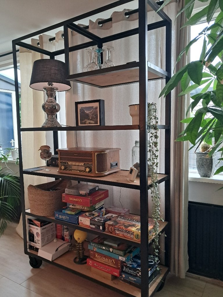 Stellingkast, Ophalen, Zo goed als nieuw