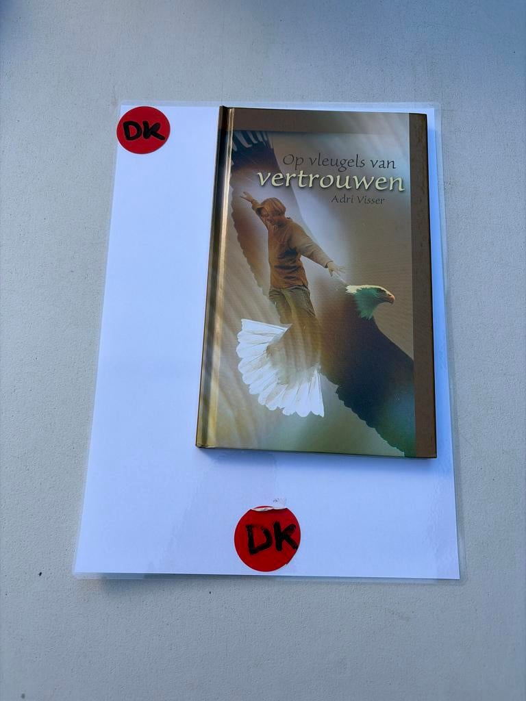 Op vleugels van vertrouwen - Adri Visser, Ophalen of Verzenden, Zo goed als nieuw, Christendom | Protestants