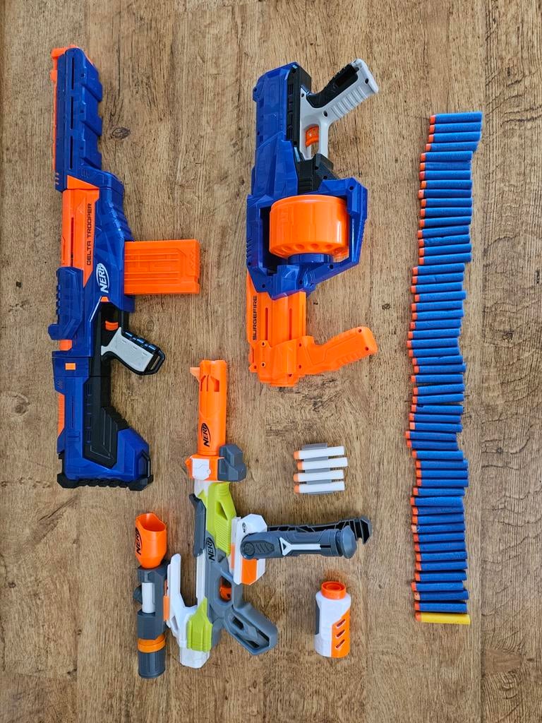 Nerf gun collectie met veel pijltjes, Kinderen en Baby's, Speelgoed | Buiten | Actiespeelgoed, Ophalen of Verzenden, Zo goed als nieuw