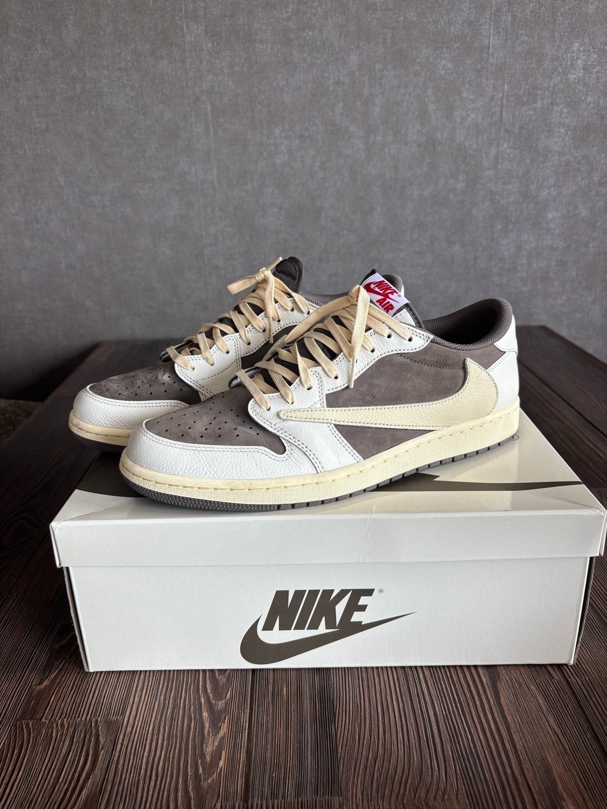 Nike Air Jordan 1 Low OG SP Travis Scott Mocha, Ophalen of Verzenden, Nieuw, Bruin, Sneakers of Gympen