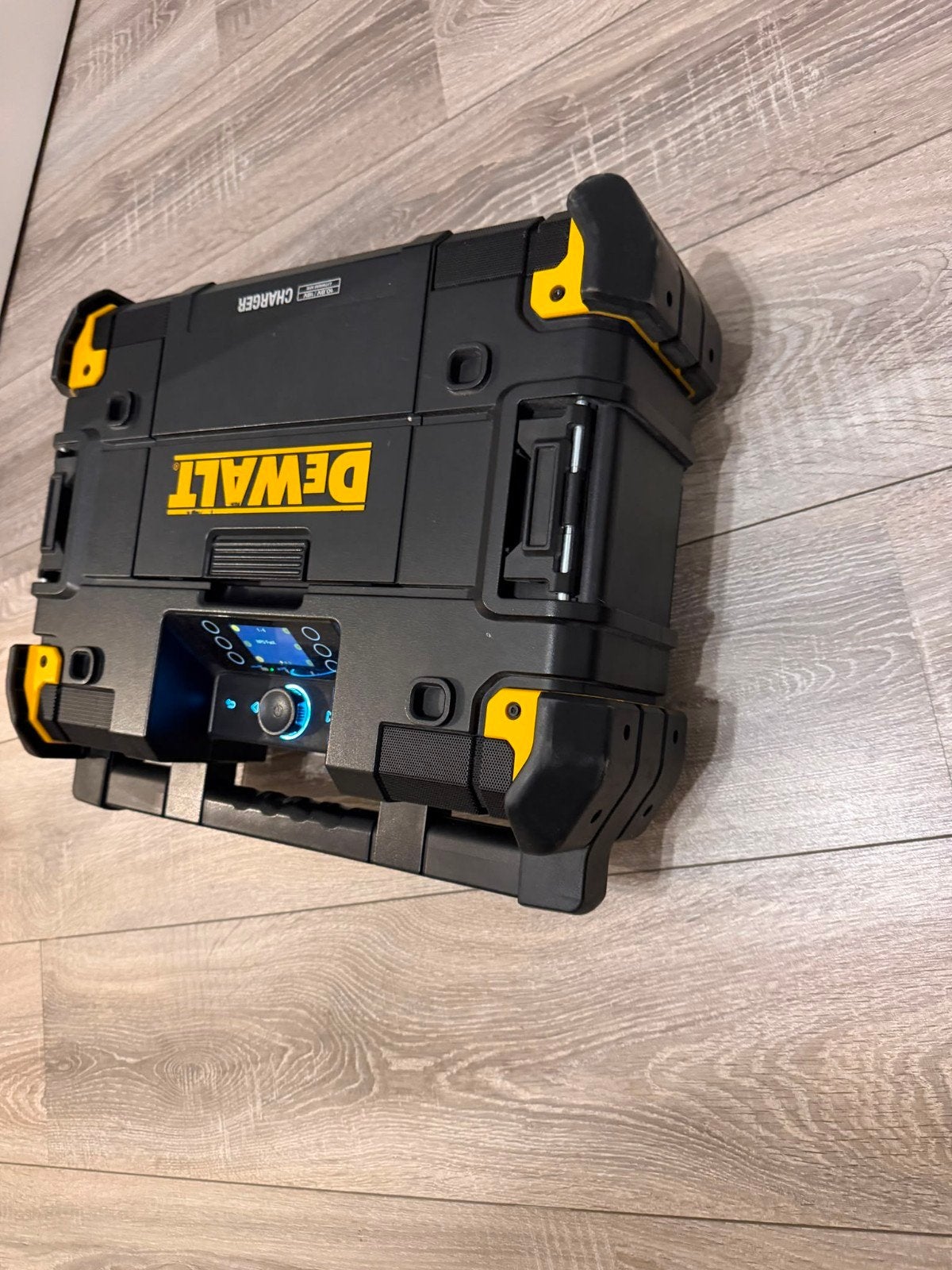 DeWALT DWST1-81078 Radio 18V XR DAB+/FM/Bluetooth TSTAK, Ophalen, Gebruikt, Bouwradio