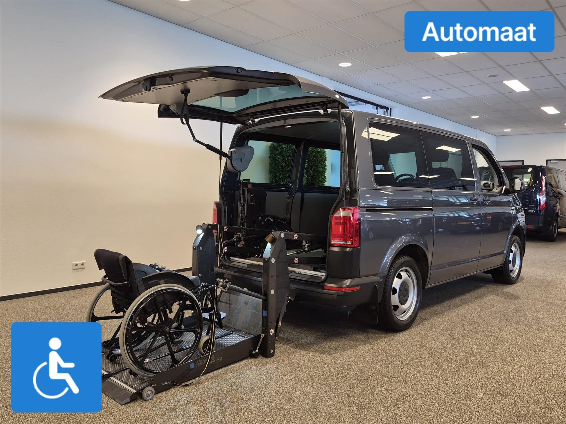Volkswagen Transporter L1H1 Rolstoelbus Automaat - BENZINE e, Automaat, 12 maanden, Stof, Gebruikt