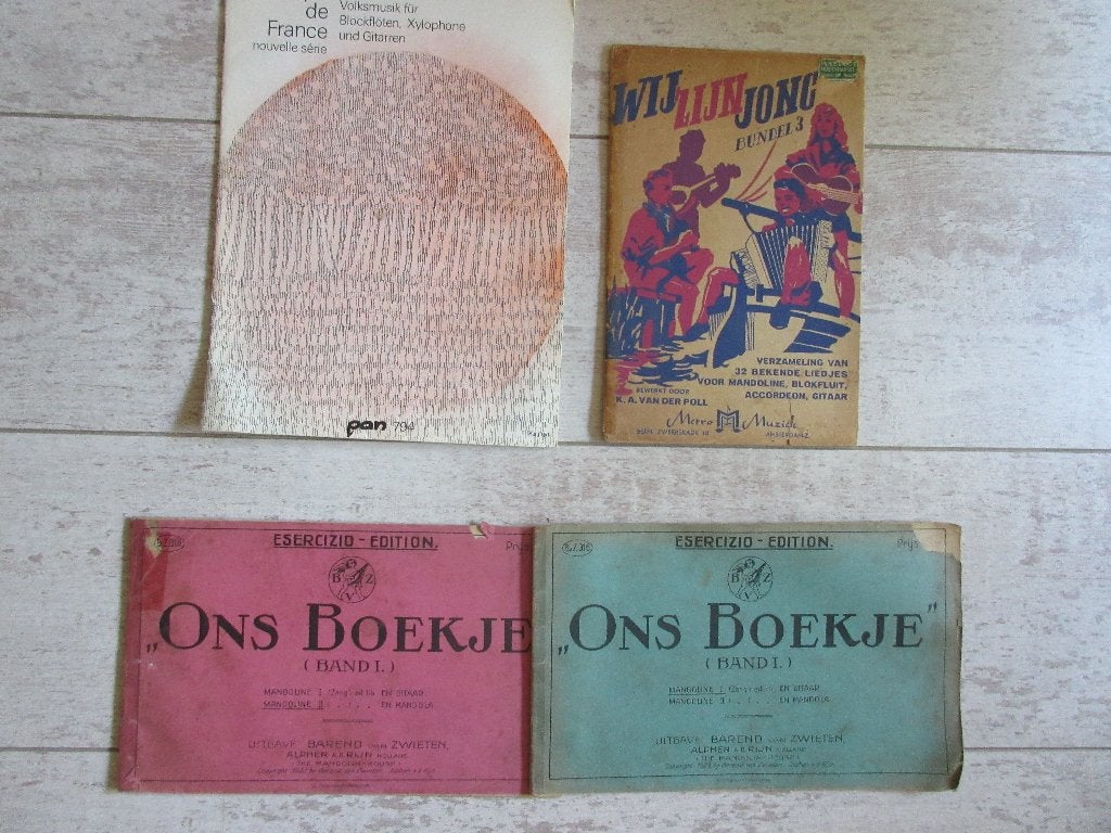 Muziekboekjes lesboekjes Mandoline, gitaar, blokfluit e.a., Muziek en Instrumenten, Bladmuziek, Gebruikt, Overige genres, Overige soorten