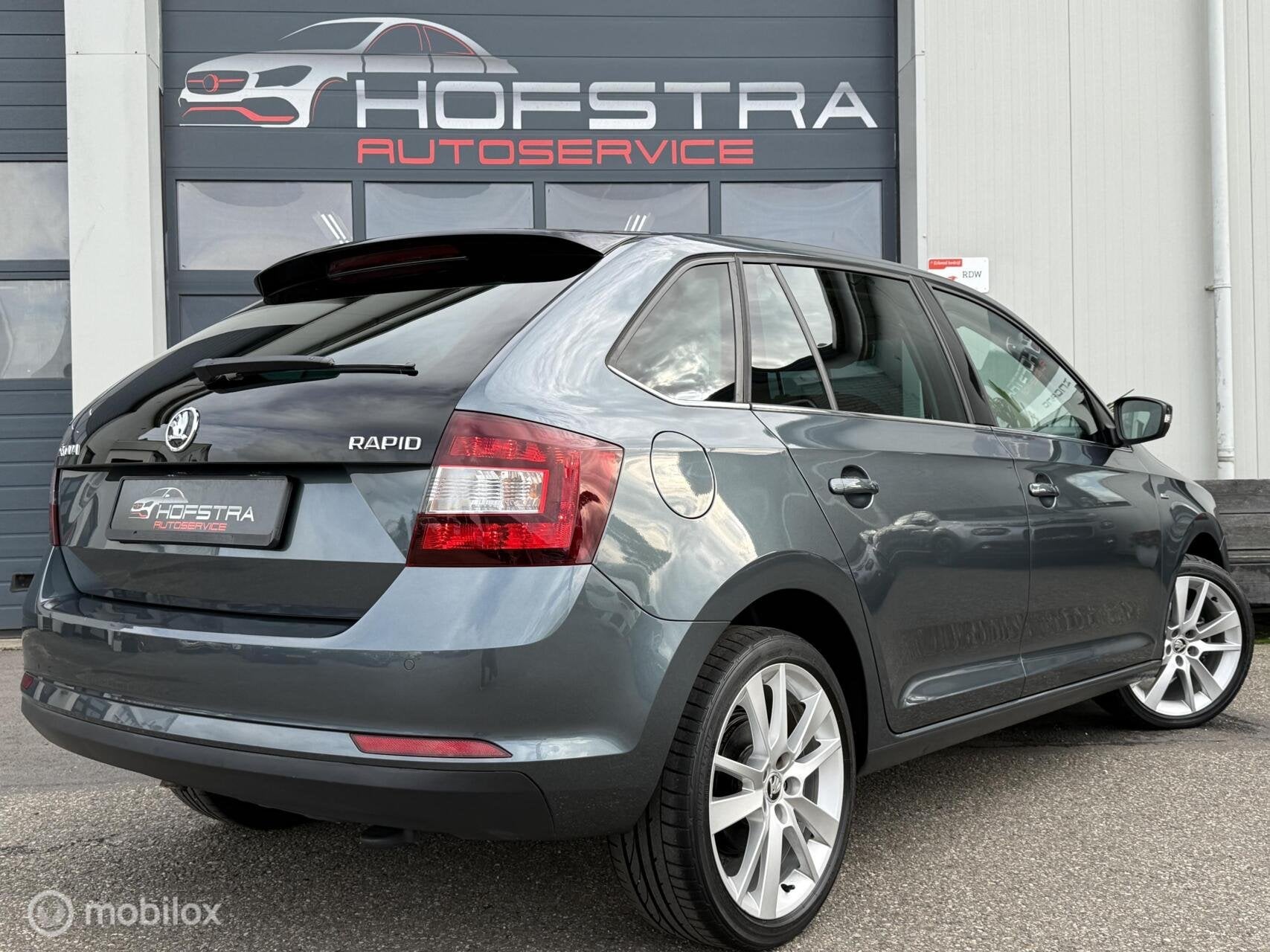 Skoda Rapid Spaceback 1.0 TSI Greentech Clever Pano Stoelver, Auto's, Voorwielaandrijving, Gebruikt, Euro 6, 49 €/maand