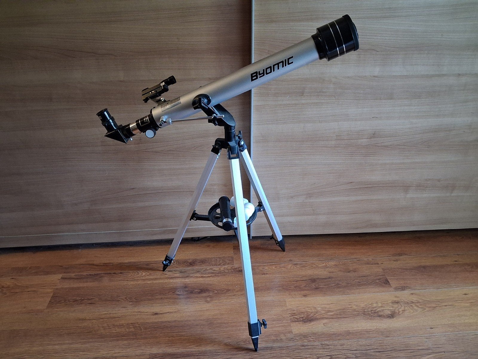 Byomic 700/60 telescoop / sterrenkijker, Gebruikt, Lenzentelescoop (refractor), Met statief, Ophalen of Verzenden