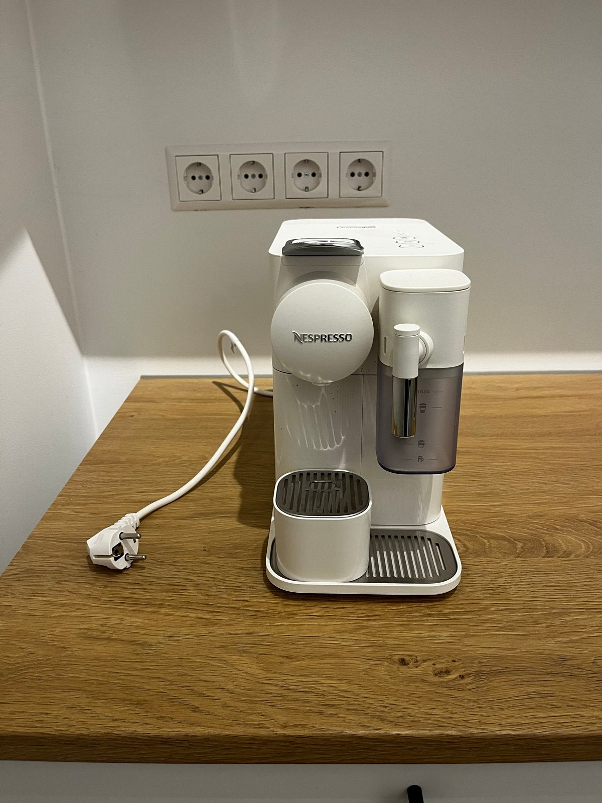 Nespresso De'Longhi Vertuo Pop Koffiemachine Wit, Witgoed en Apparatuur, Koffiezetapparaten, Ophalen, Koffiemachine, Zo goed als nieuw