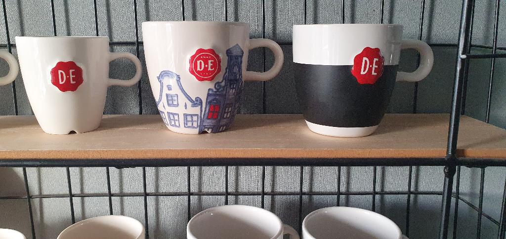 Douwe Egberts kopjes, Ophalen, Zo goed als nieuw, Overige stijlen, Kop(pen) en/of Schotel(s)