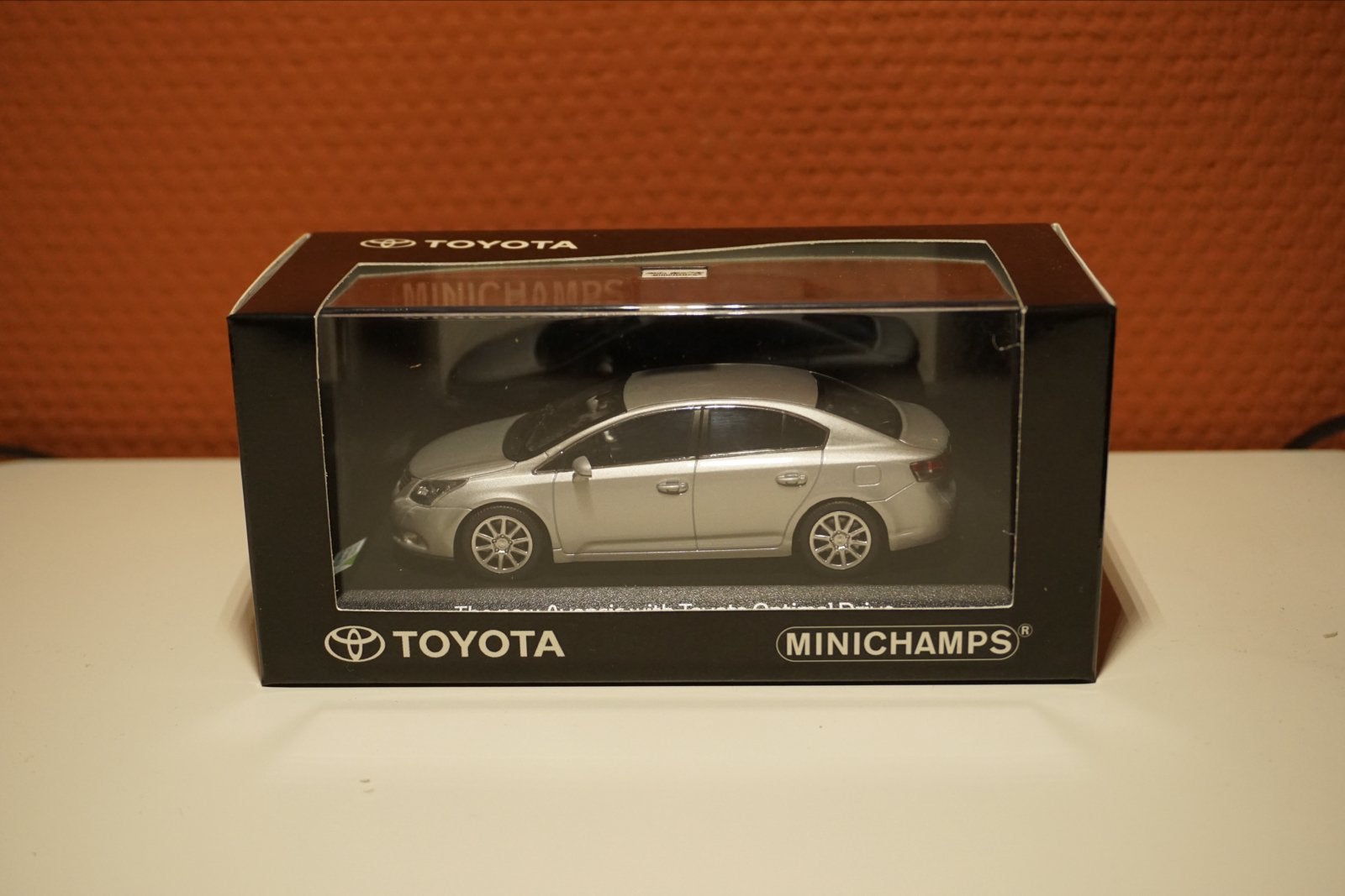 Foto 6 van Minichamps Toyota Modelauto's - Diverse Modellen