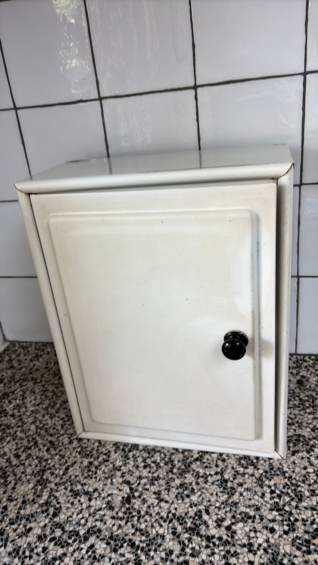 MEDICIJNKASTJE VINTAGE METAAL, Antiek en Kunst, Ophalen of Verzenden