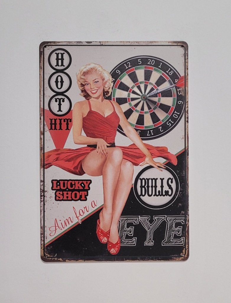 Darts pinup bullseye lucky shot reclamebord van metaal deco, Info@deconoord.nl, Deco Noord, Nieuw, Ophalen of Verzenden