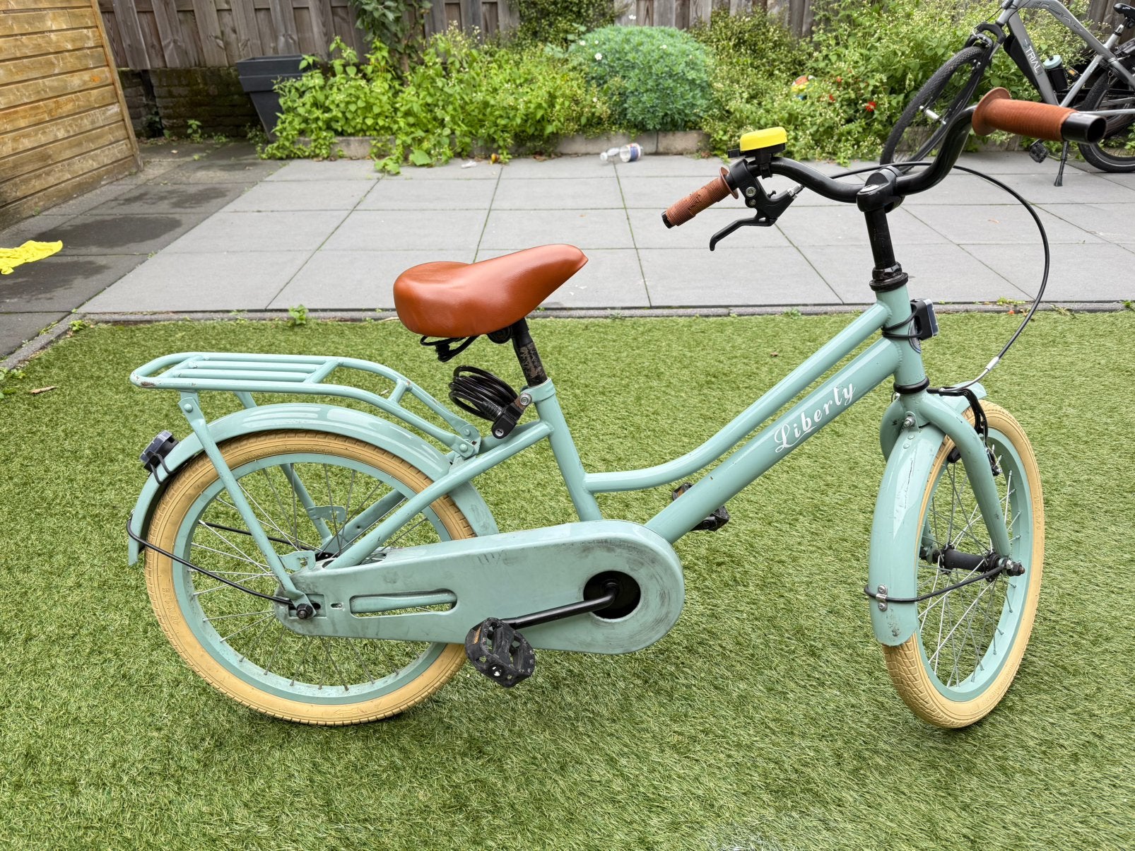 Liberty meisjes fiets 18 inch, Fietsen en Brommers, Ophalen, Terugtraprem, Gebruikt, Handrem
