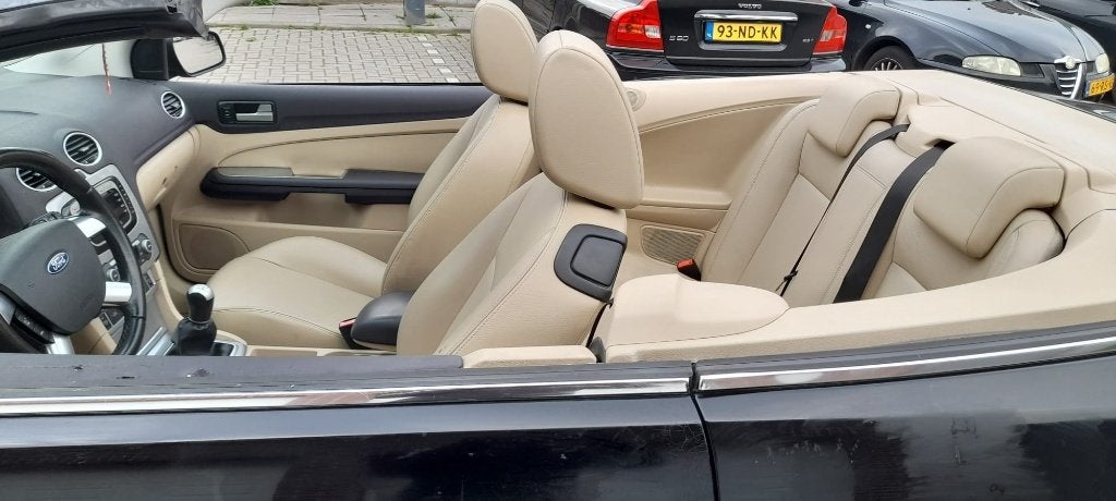 Ford Focus 1.6 74KW CC 2008 Zwart, 1373 kg, 4 cilinders, Cabriolet, 4 stoelen