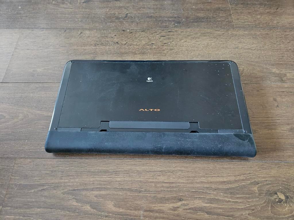 Logitech Alto Notebook Stand met Geïntegreerd Toetsenbord, Computers en Software, Ophalen, Gebruikt, Logitech, Overige indelingen